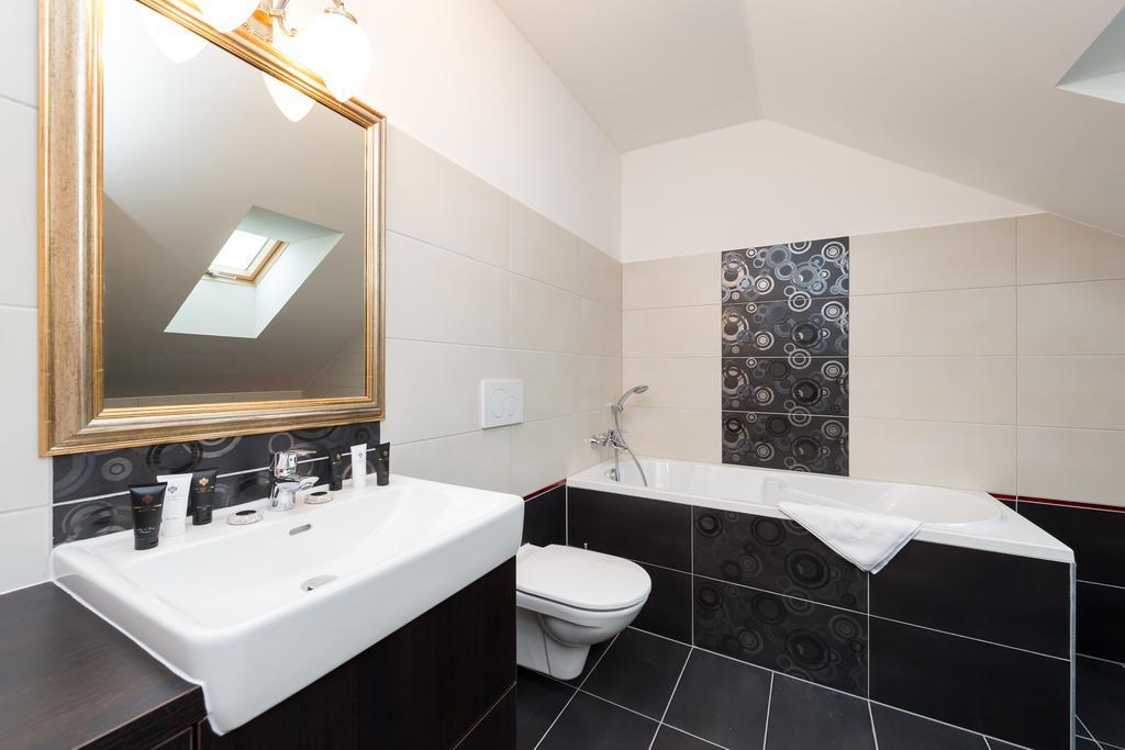 Apartment Sokolska Prague Luaran gambar